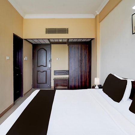 Super Townhouse Koyambedu Hotell Chennai Exteriör bild