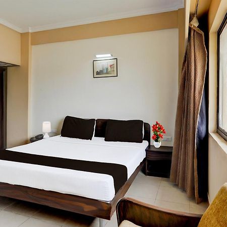 Super Townhouse Koyambedu Hotell Chennai Exteriör bild