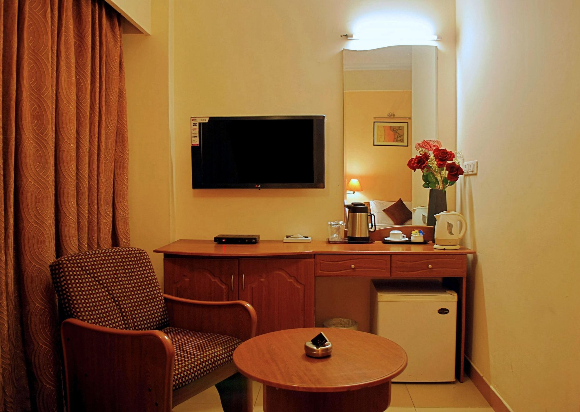 Super Townhouse Koyambedu Hotell Chennai Exteriör bild
