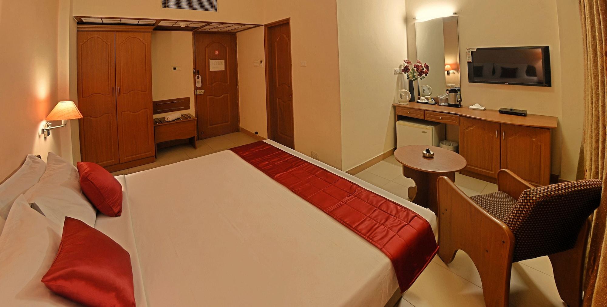 Super Townhouse Koyambedu Hotell Chennai Exteriör bild