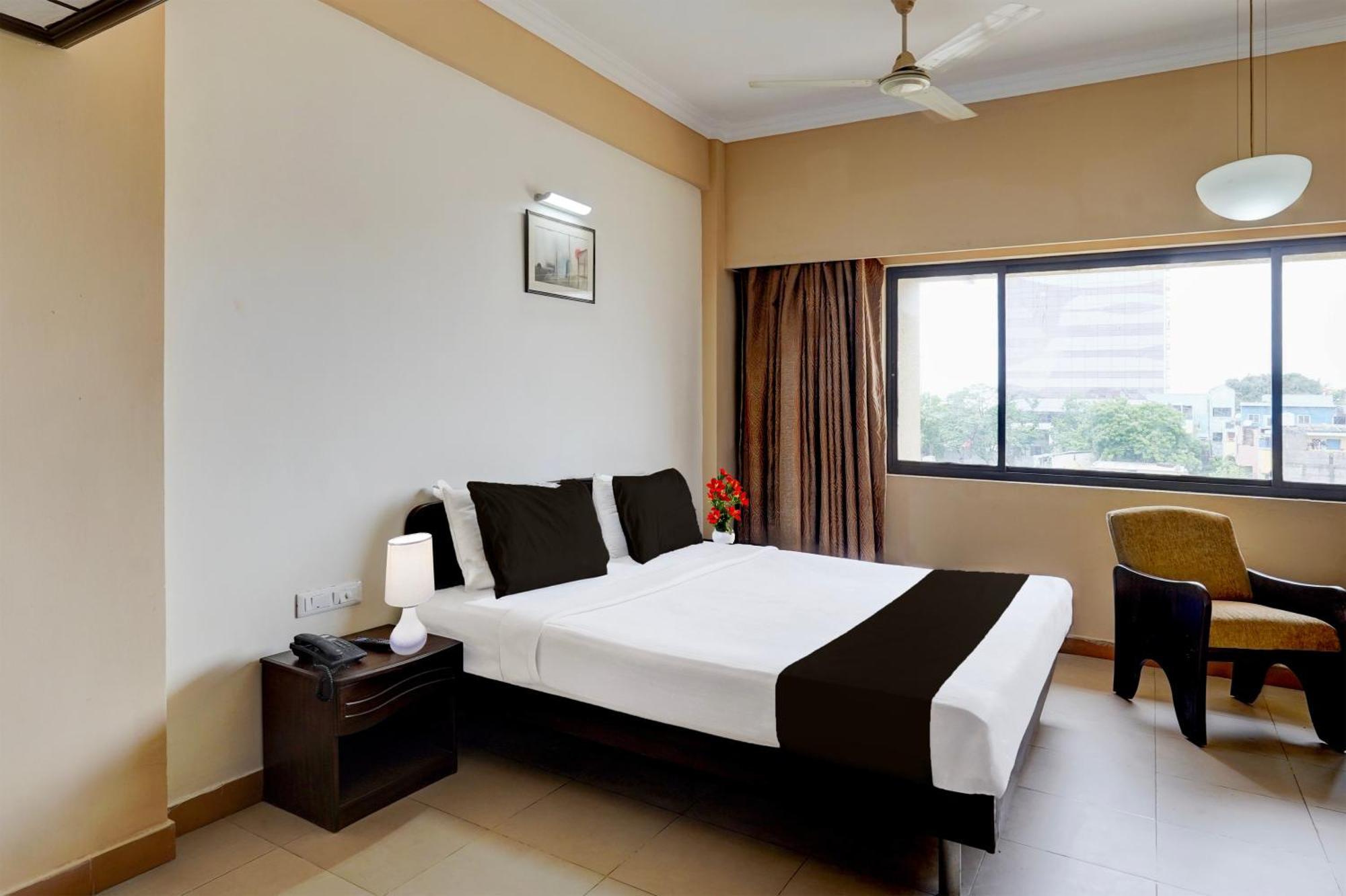Super Townhouse Koyambedu Hotell Chennai Exteriör bild
