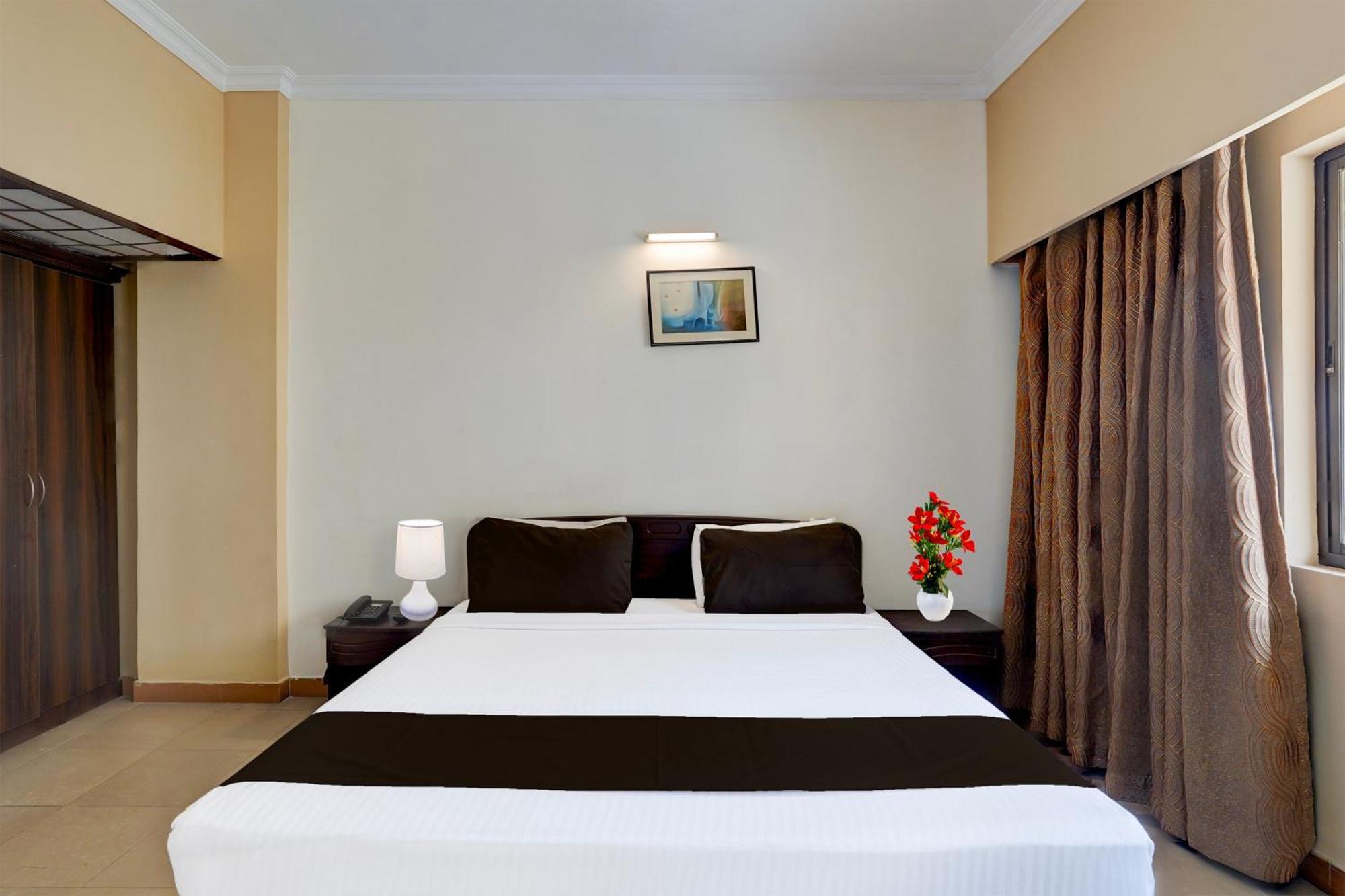 Super Townhouse Koyambedu Hotell Chennai Exteriör bild