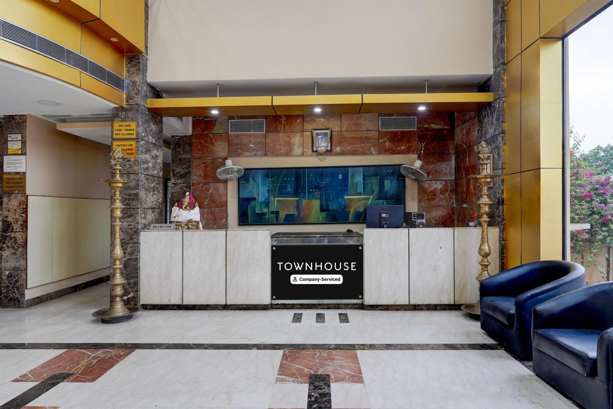 Super Townhouse Koyambedu Hotell Chennai Exteriör bild