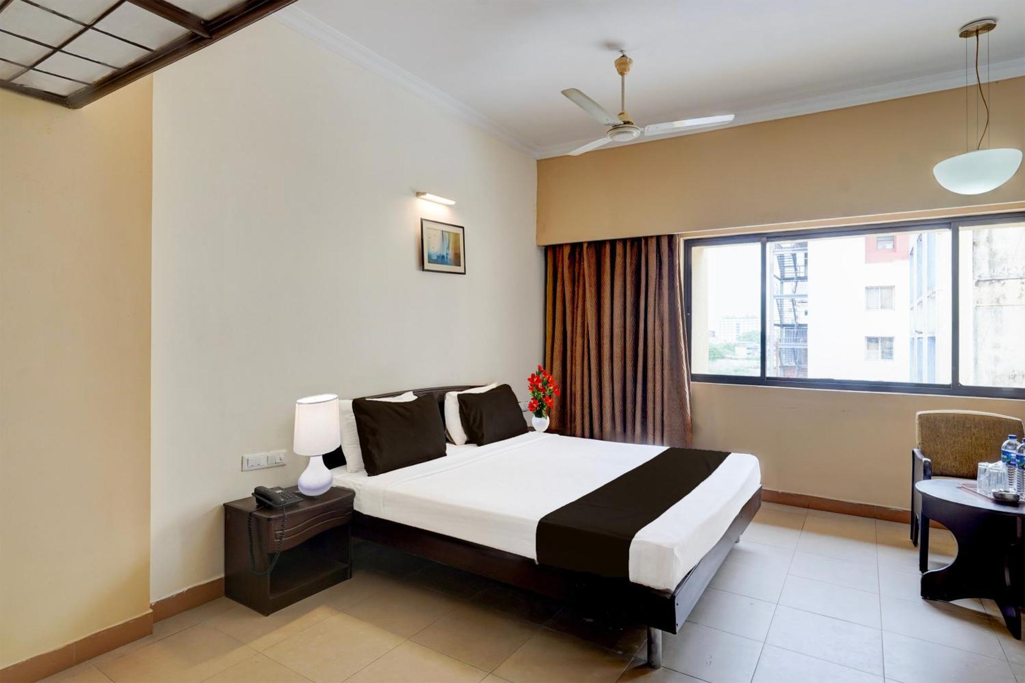 Super Townhouse Koyambedu Hotell Chennai Exteriör bild